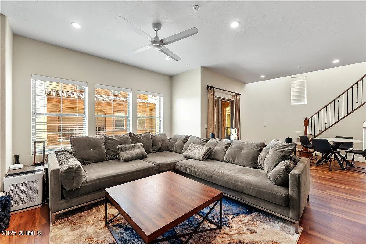 2 bed, 2.5 bath, 1490 sqft, $3,500 — Photo 4
