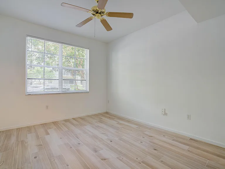 1136 Town Center Dr #11 — Photo 22
