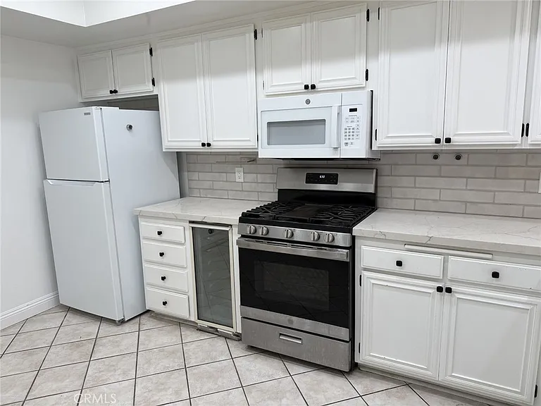 1630 S Bentley Ave #103 — Photo 25