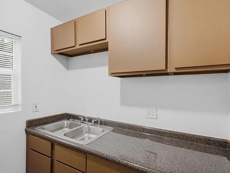 2538 Stovall Dr — Photo 13