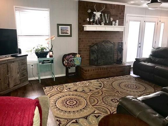 2nd image of 5557 Meadow Oak St