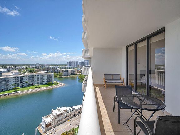 3rd image of 1000 W Island Blvd APT 1206