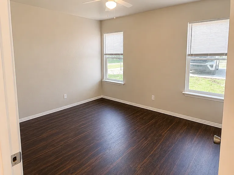 215 Pettit St SW #215 — Photo 5