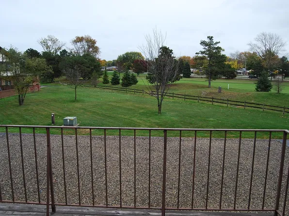 317 Country Club Dr, Saint Clair Shores, MI