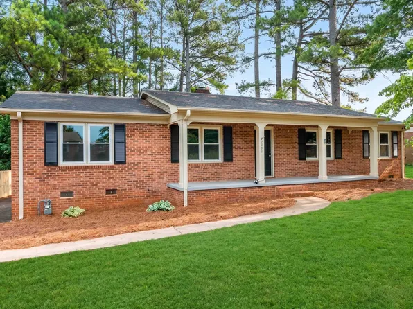 2031 Evergreen Dr, Boiling Springs, SC 29316