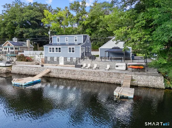 5 Roosevelt Drive, Seymour, CT 06483