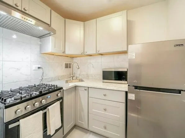 330 East 49th Street 3L image 5 of 6
