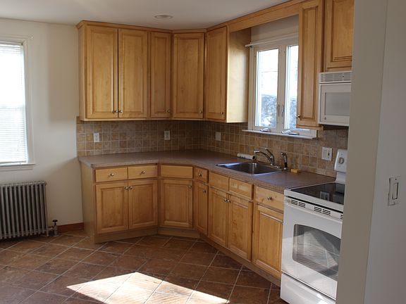 3rd image of 78 Winfred Ave