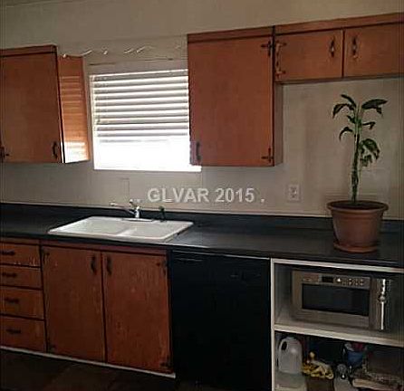 3rd image of 1116 Melville Dr