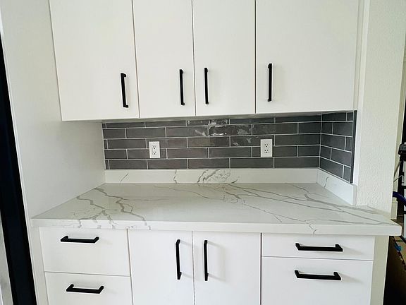 3rd image of 520 S Wright Ave