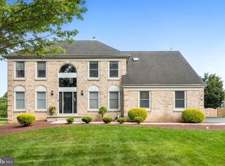 27 Rocking Horse Way, Holland, PA 18966
