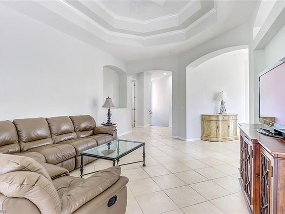 5th image of 10040 Valiant Ct APT 201