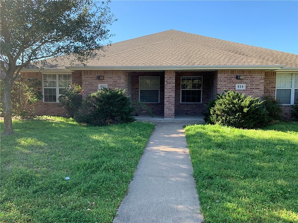 1st image of 937 Crepe Myrtle St