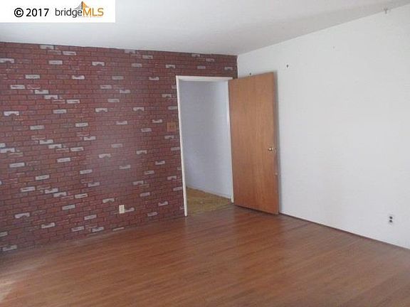 3rd image of 1116 W 9th St