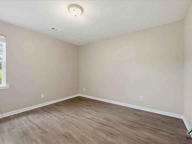305 Links View Dr — Photo 16