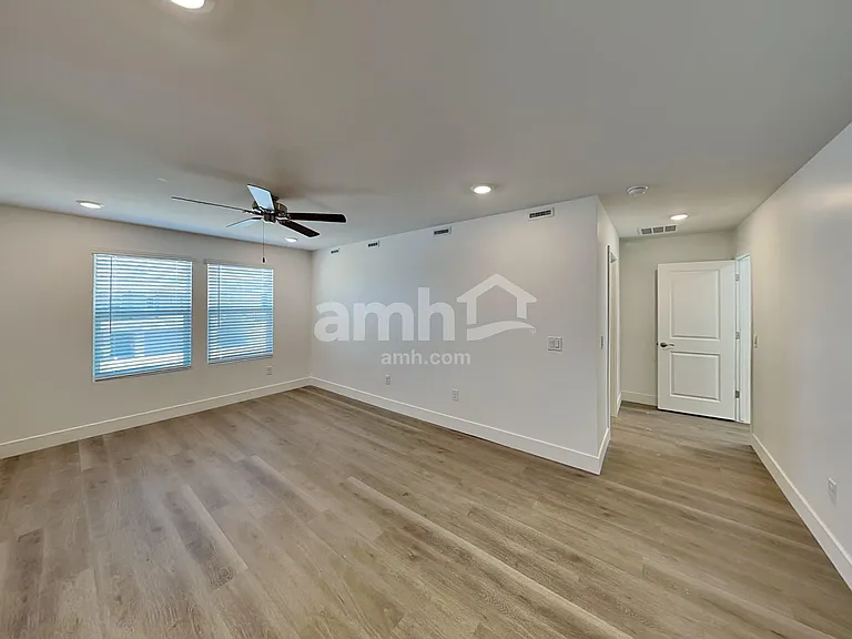 7426 S Keller Ln — Photo 9