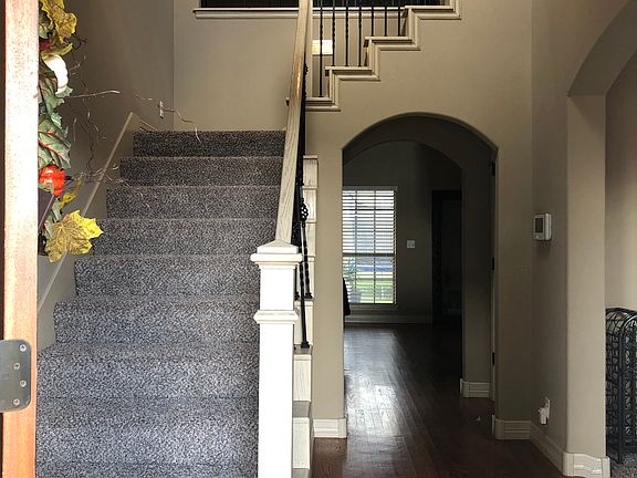 Front Entry/Foyer