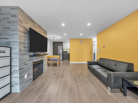 3rd image of 8600 Ackroyd Rd #317