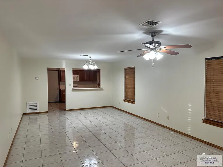 205 Lime Dr — Photo 3