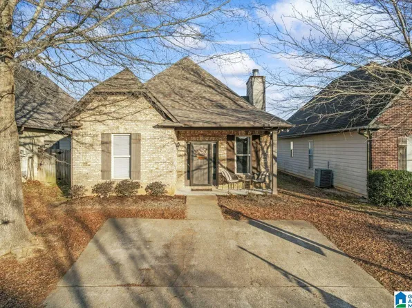 1072 Washington Dr, Moody, AL 35004