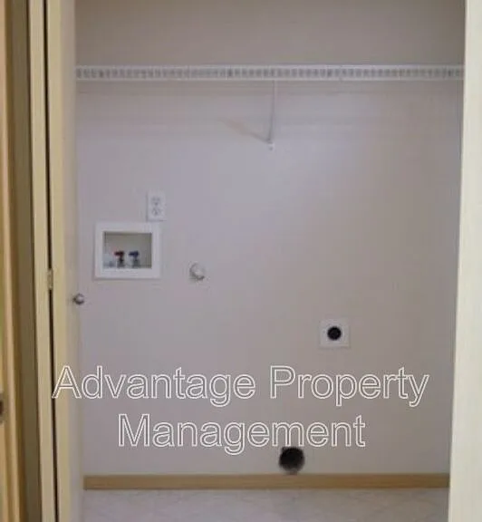 739 Jackson St W #3 — Photo 13