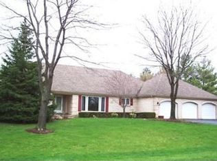11 Onondaga Dr, Hawthorn Woods, IL 60047