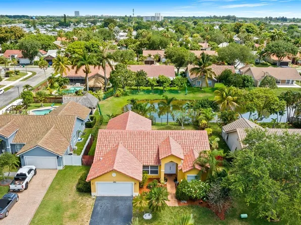 12625 SW 9th Pl, Davie, FL 33325