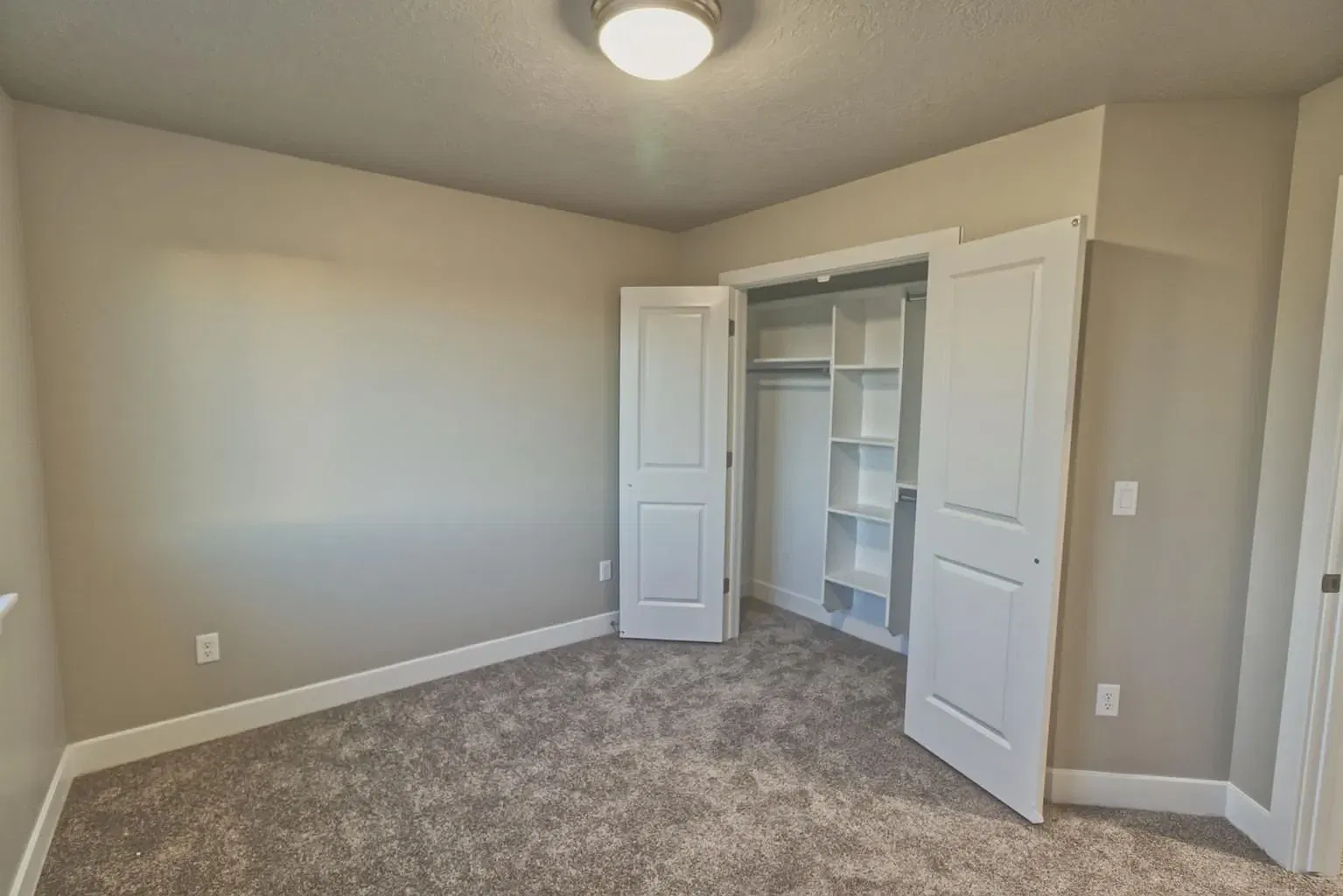 E076 - CedarBend 179 — Photo 4