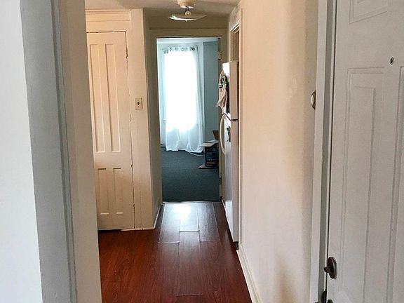 3rd image of 42 West Ave