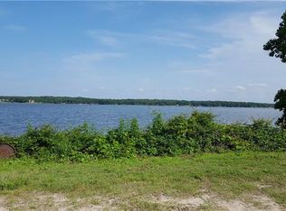 185 Pin Oak Dr, Mabank, TX 75156
