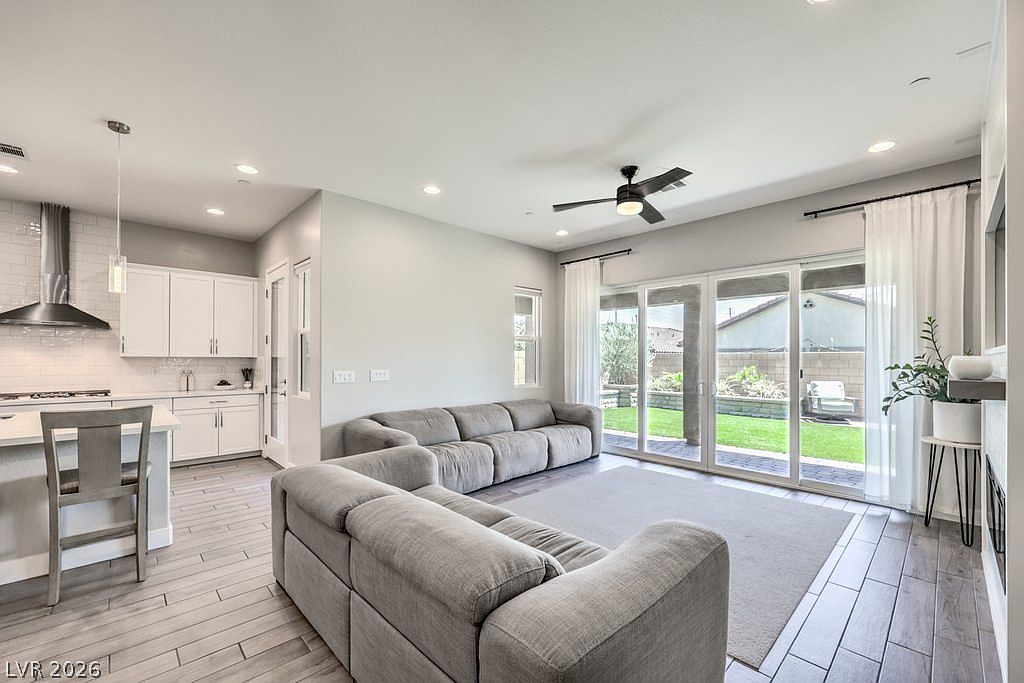 10937 Nicholas Jay Ave — photo 5