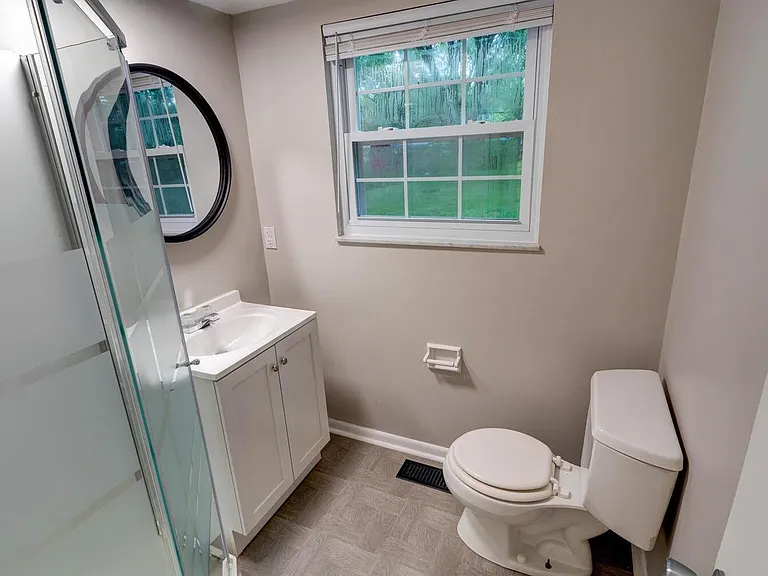 8027 N Richardt Ave — Photo 21