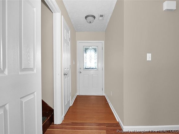 3rd image of 113 Winterfield Dr