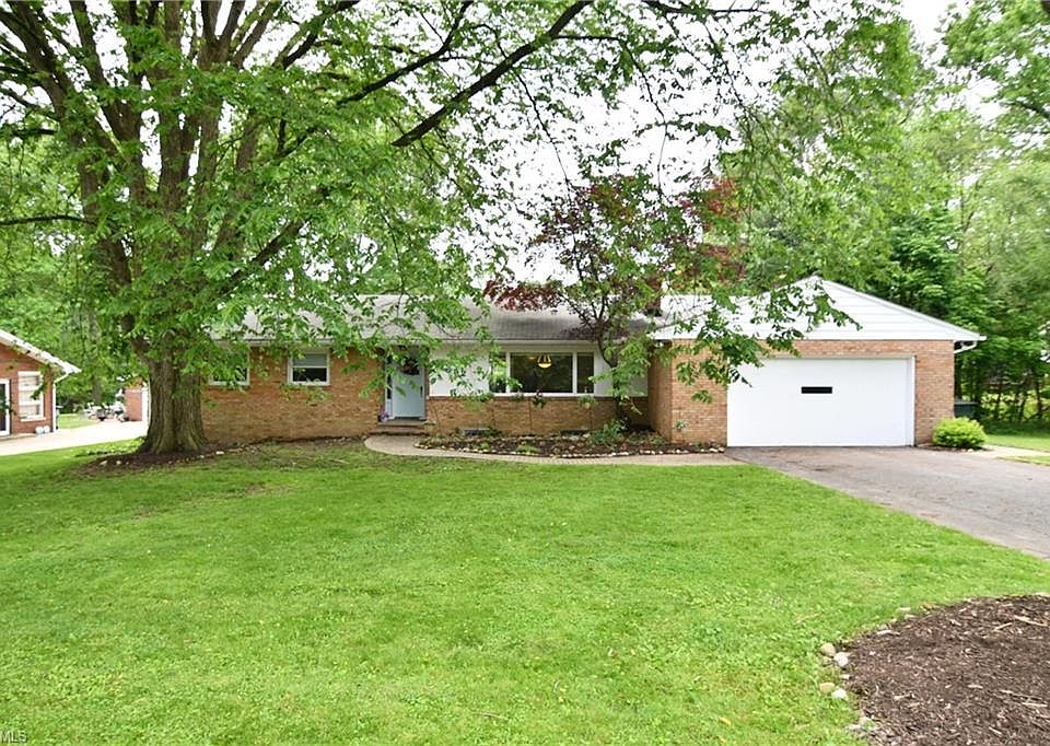 1st image of 3652 Edgewood Dr