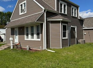 1511 4th St, Fulton, IL 61252
