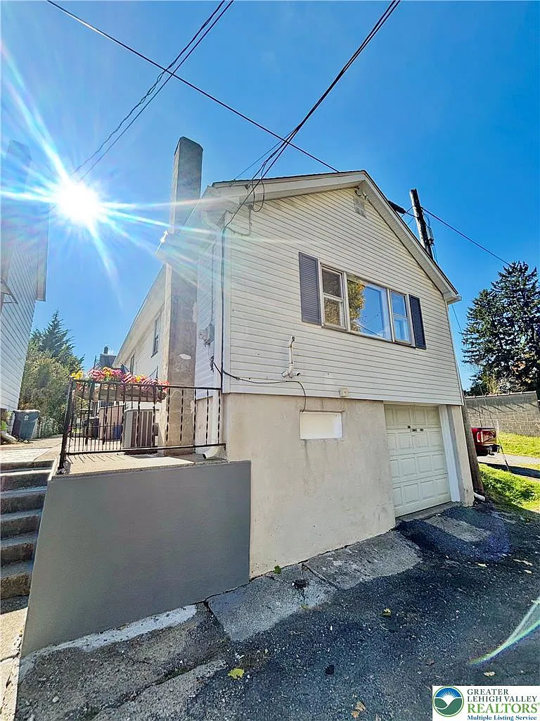 2 bed, 1180 sqft, $1,675 — Photo 1