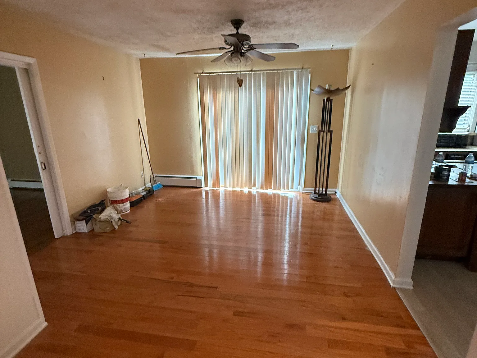 3 bed, 1.5 bath, 1200 sqft, $2,900 — Photo 3
