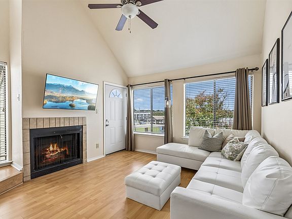 4th image of 3129 Sondra Dr APT 206