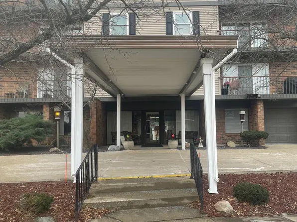 906 W Loire Ct Unit C-2, Peoria, IL 61614