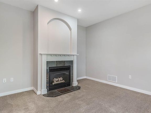 3rd image of 2914 Warbler Way Unit 16