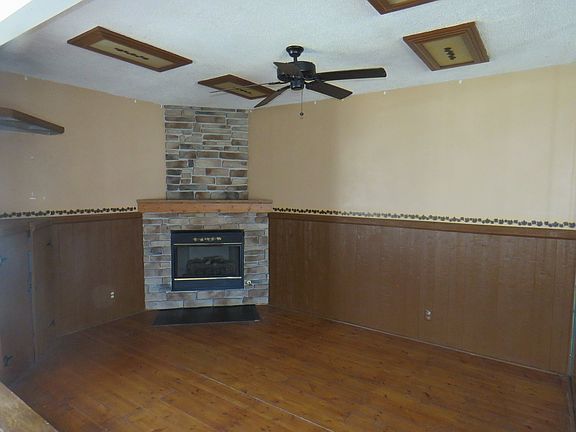 4th image of 440 Illinois Blvd