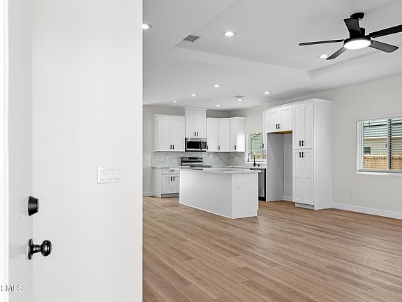 4th image of 21651 Karen Pl