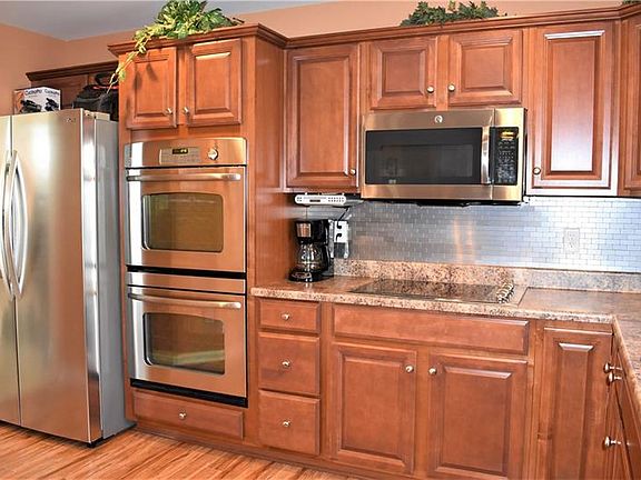 3rd image of 10841 Gasson Dr