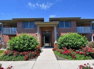 621 Cambridge Ct UNIT 2-D, Munster, IN 46321