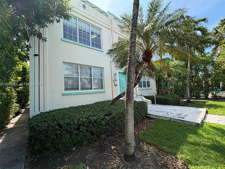 1027 Euclid Ave #2 — Photo 12