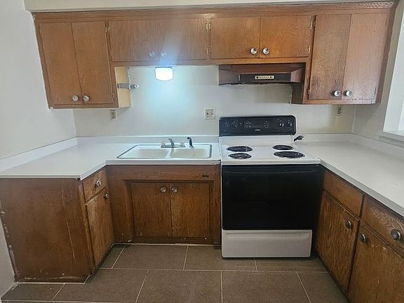 2nd image of 6900 W Lincoln Ave #6