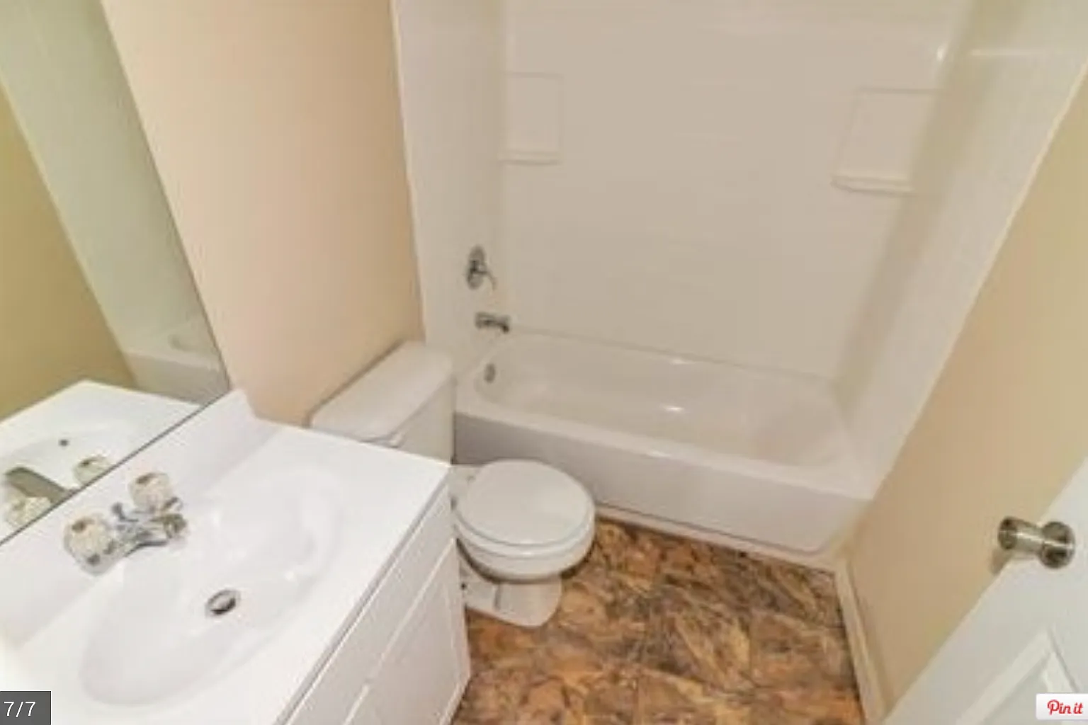 2 bed, 842 sqft, $1,100 — Photo 2