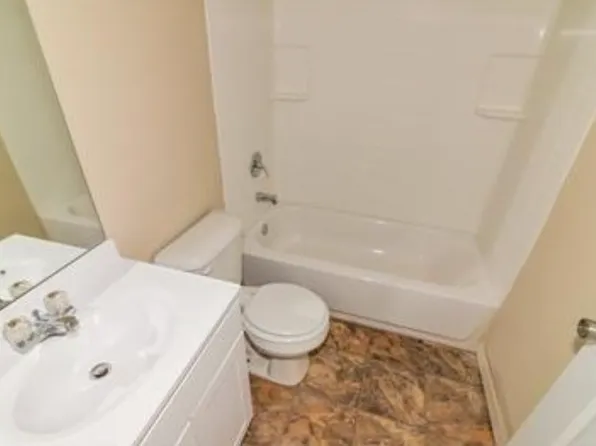 922 Dowd Dr, Gastonia, NC