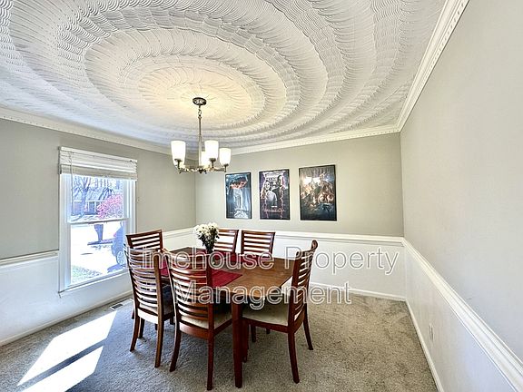 5th image of 704 Mildenhall Dr