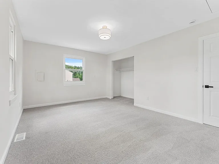 7 Andrea Dr — Photo 22